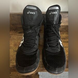 ASICS Black Men's wrestling shoes